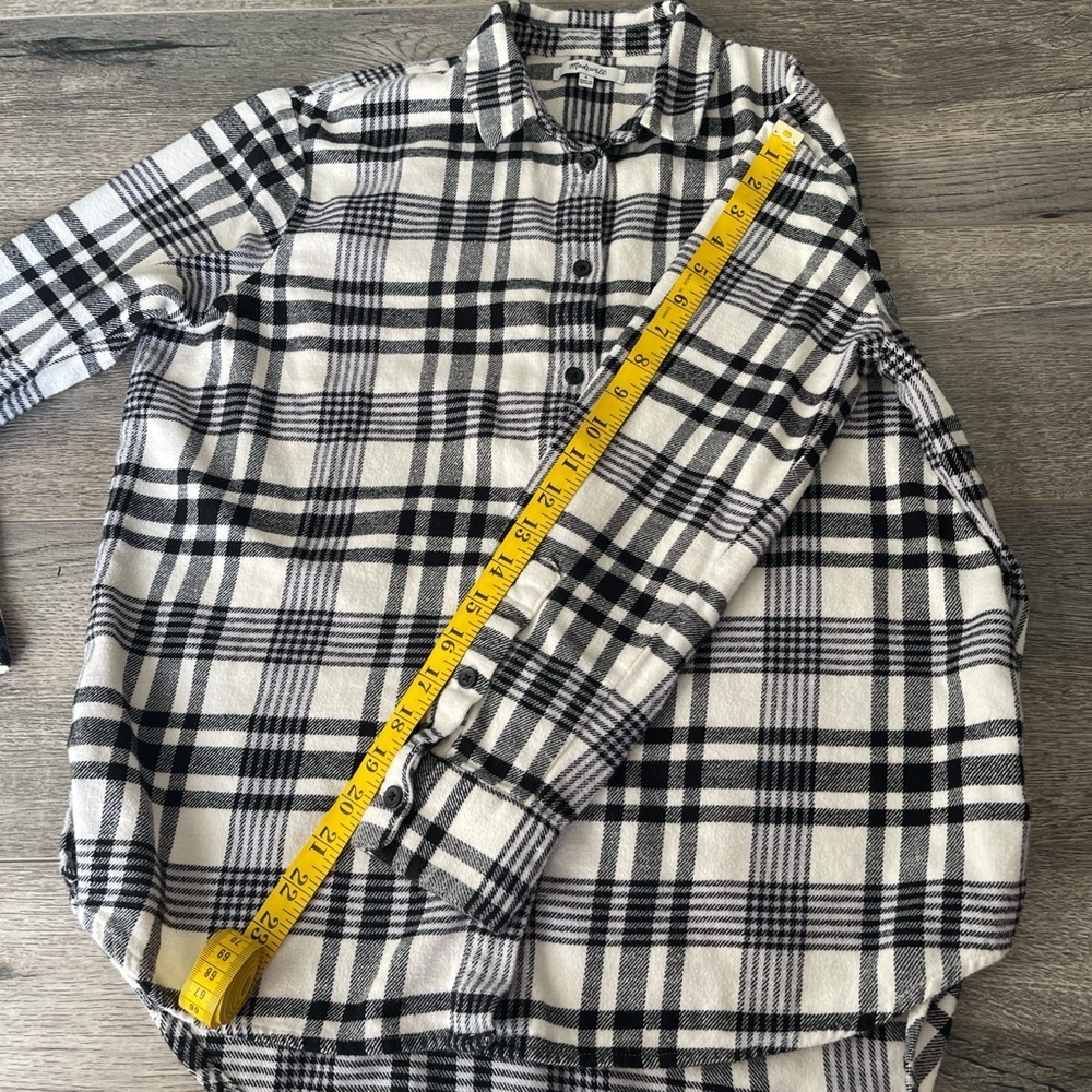 Madewell Plaid Button-Up Blouse in Black and White - Picture 6 of 7